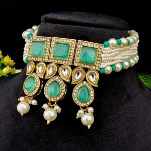 Festive kundan jewellery set